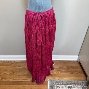 Fuchsia pink crinkled maxi skirt sari print one size gold details boho hippie